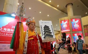 僧人托塔覓導(dǎo)演·玄奘精神弘傳揚(yáng)