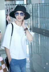 黃圣依素顏驚艷網友，這才是真街拍的正確打開方式
