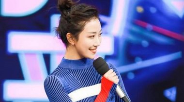 菅紉姿戲內(nèi)戲外氣場全開！戴DR鉆戒一生只愛一人！