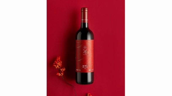 天塞新品塞外鏡湖，點亮新年紅酒市場