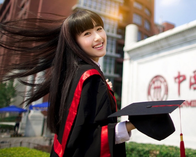  人大女神康康私房照外流出曝紅網絡
