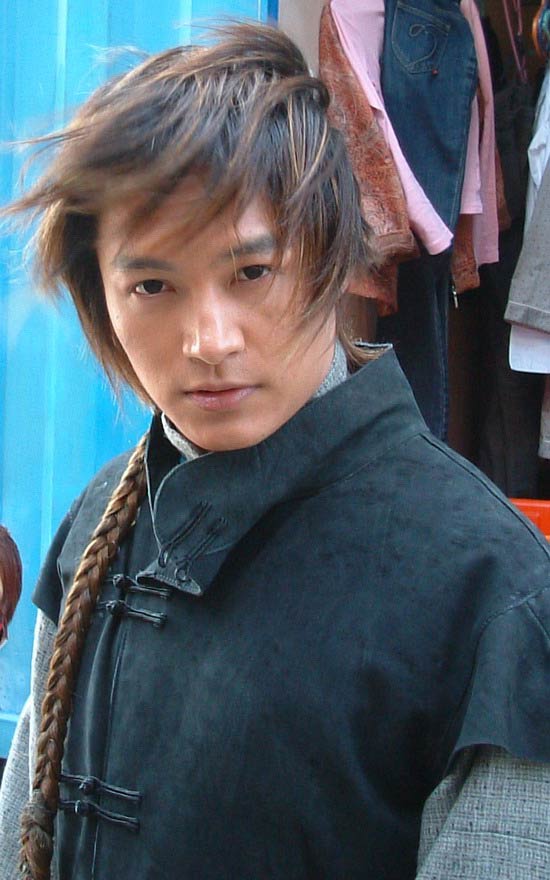 鄭國(guó)霖個(gè)人資料:鄭國(guó)霖吧有鄭國(guó)霖演過(guò)的電視劇及老婆/女友楊恭如照片