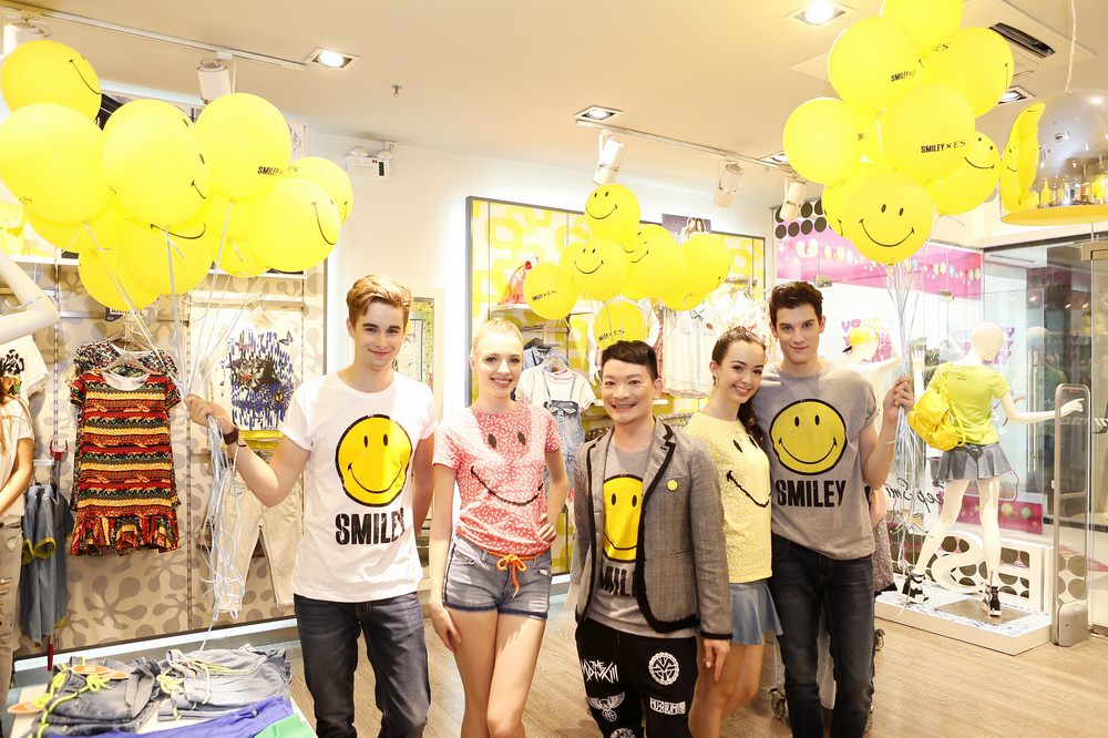 國際知名品牌Smiley攜手法ETAM集團(tuán)旗下ES品牌舉辦充滿歡笑和正能量的Smiley?T恤系列發(fā)布會