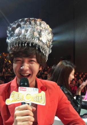 張根碩樸信惠現身成都，出席統一鮮橙多“漂亮C-Girl”總決賽