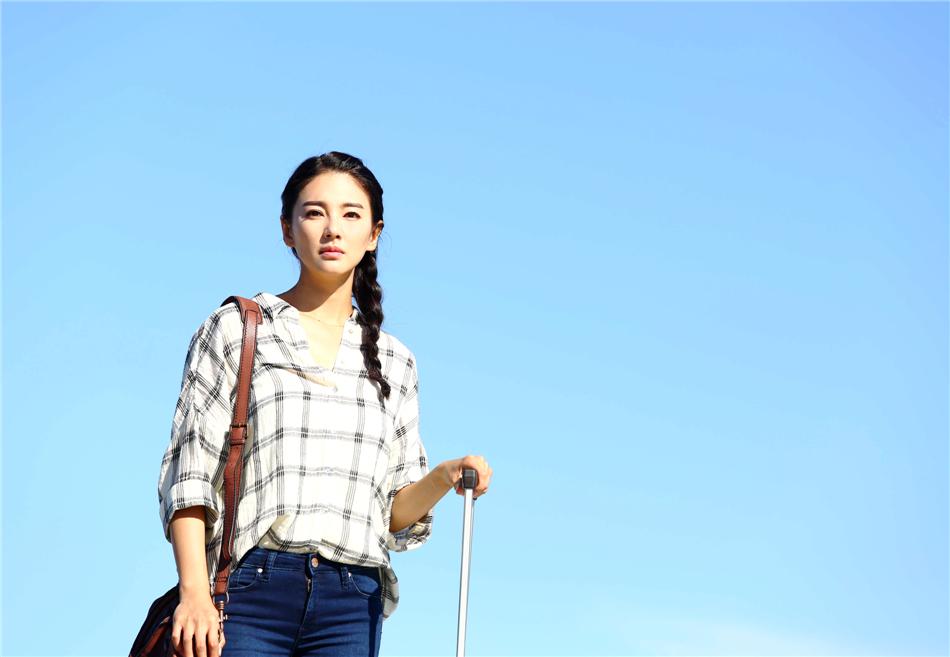 權相佑、張雨綺、霍建華、施予斐等主演的浪漫愛情電影《情敵蜜月》
