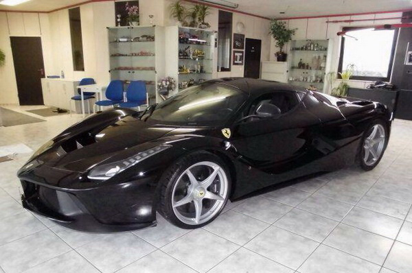 法拉利LaFerrari 迪拜網站開價261萬歐元
