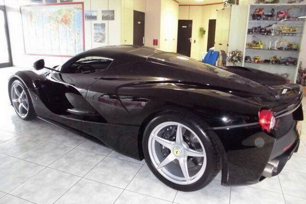法拉利LaFerrari 迪拜網站開價261萬歐元