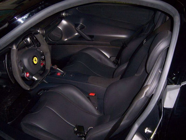 法拉利LaFerrari 迪拜網站開價261萬歐元