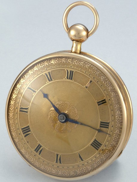 1825年誕生的懷表，黃金制成，二問報時。機刻雕花黃金表盤，中央及表盤外圈飾有花卉浮雕圖案。