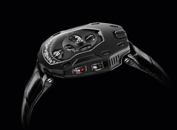 URWERK UR-105M：鐵甲騎士，時間之光