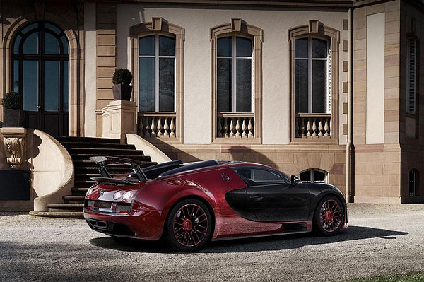 Bugatti Veyron 最速王者的史詩結尾