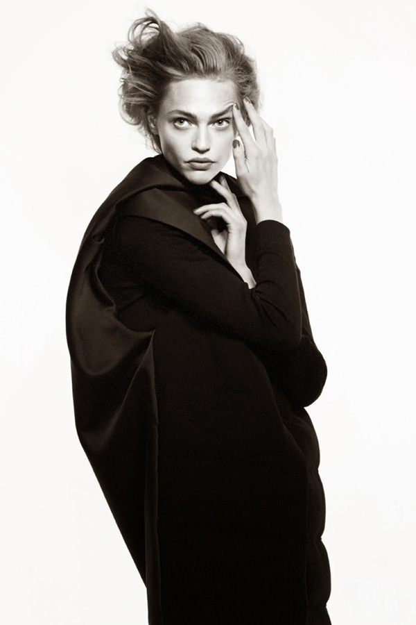 Sasha Pivovarova《Vogue》法國(guó)版2014年8月號(hào)