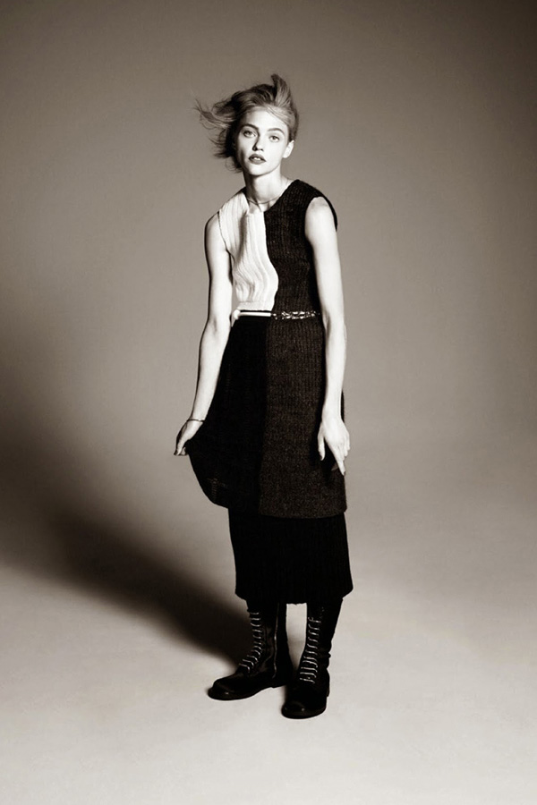 Sasha Pivovarova《Vogue》法國版2014年8月號