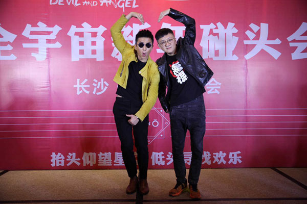 鄧超、齊秦著Bally 展現(xiàn)別樣型男魅力