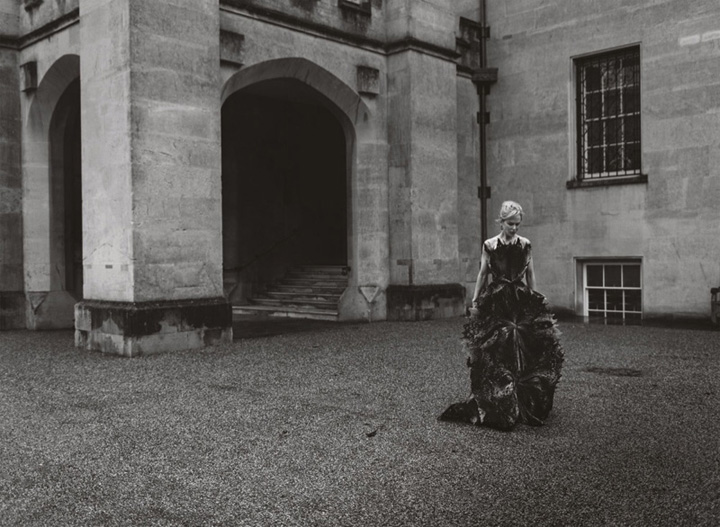 Nicole Kidman 登封面展現極致優雅