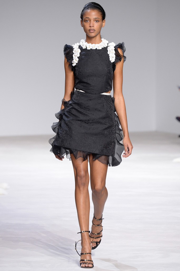 Giambattista Valli 2016春夏高級定制流行發(fā)布