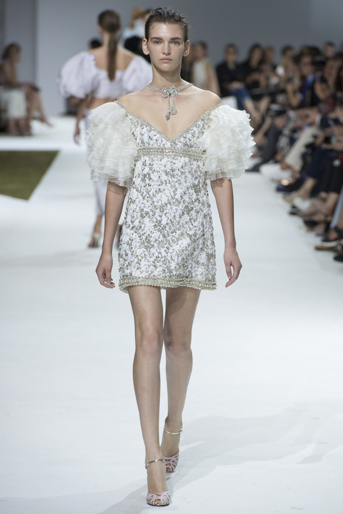 Giambattista Valli 2016秋冬高級(jí)定制流行發(fā)布