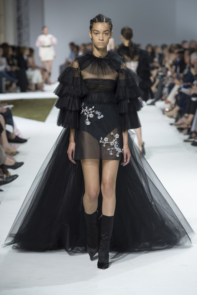 Giambattista Valli 2016秋冬高級(jí)定制流行發(fā)布