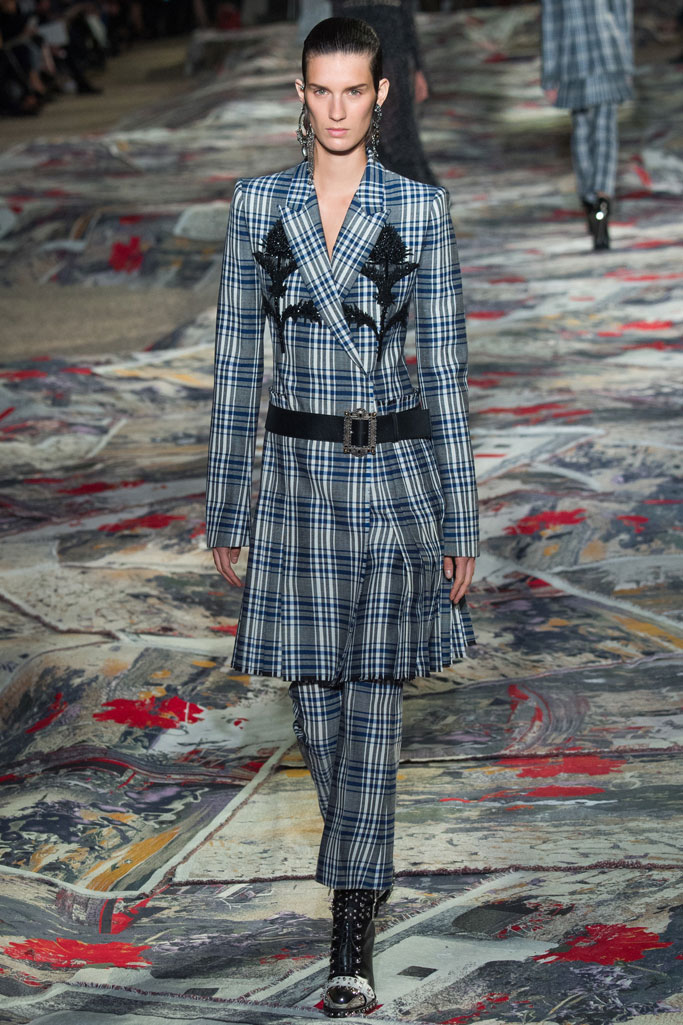 Alexander McQueen 2017春夏流行發布