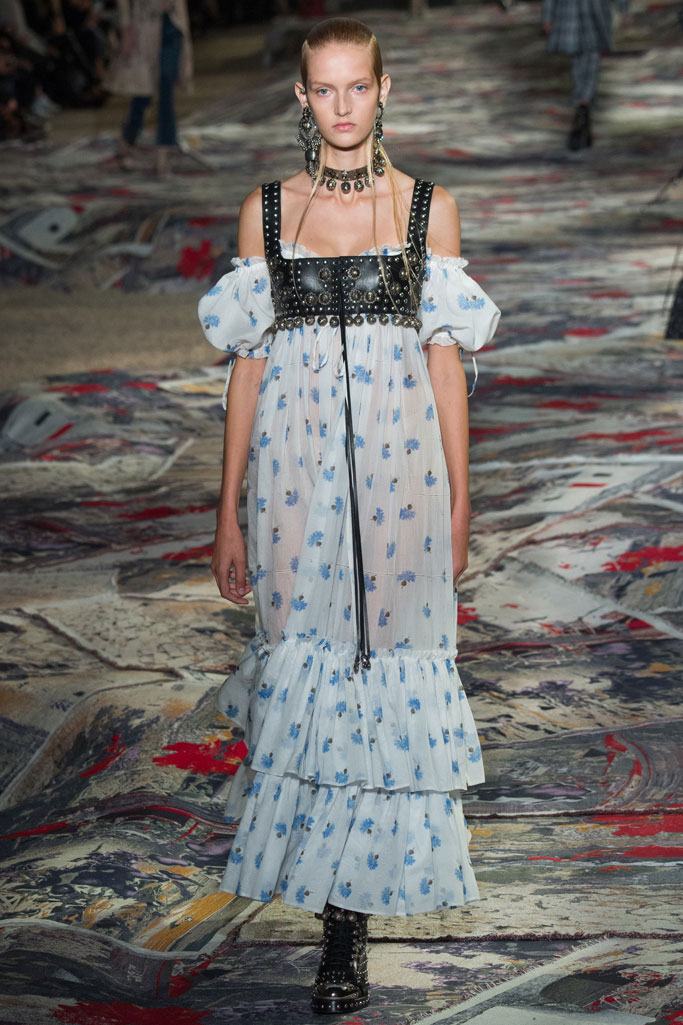Alexander McQueen 2017春夏流行發布