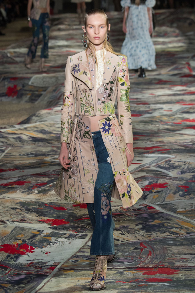 Alexander McQueen 2017春夏流行發布