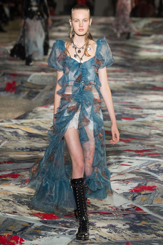 Alexander McQueen 2017春夏流行發布