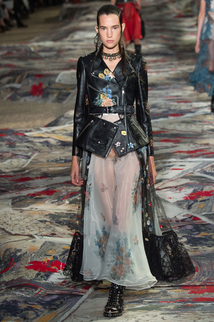 Alexander McQueen 2017春夏流行發布