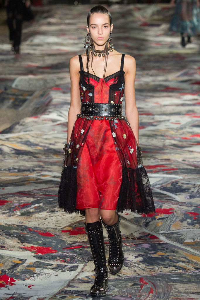 Alexander McQueen 2017春夏流行發布