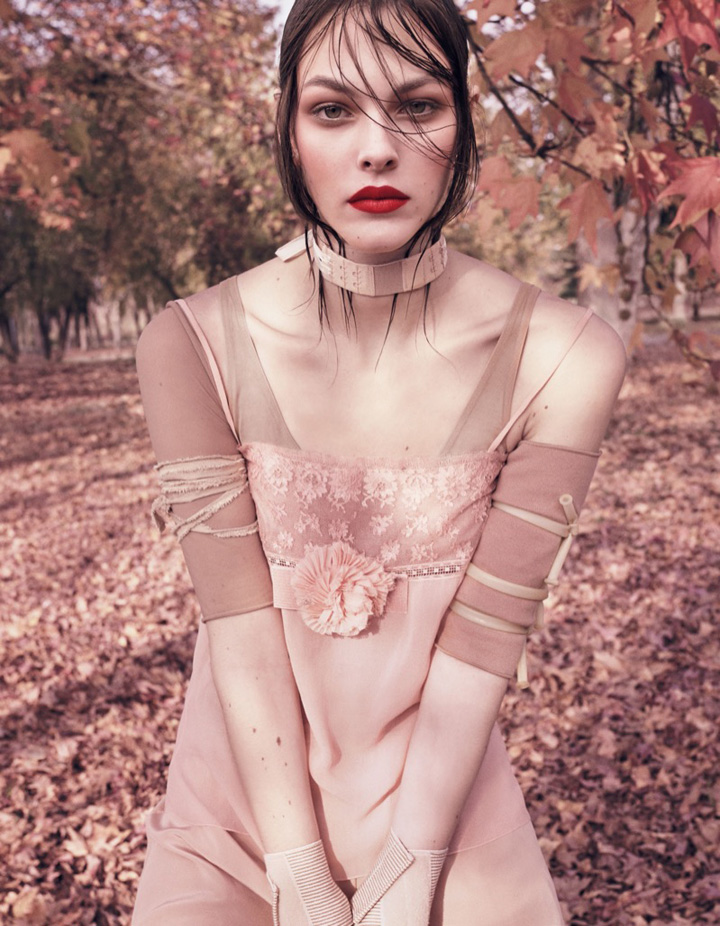 Vittoria Ceretti《Vogue》日本版2017年4月號