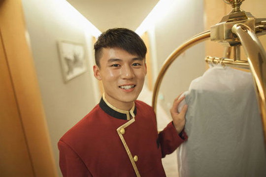 頂級(jí)酒店看門(mén)人建議：旅客酒店付小費(fèi)指南