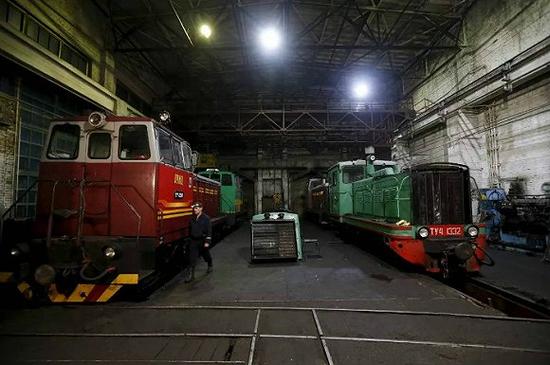 40分鐘左右，就到了Kalach。Kuznetsov把簡單的物料放在車站后，就獨自把車開回了車庫。