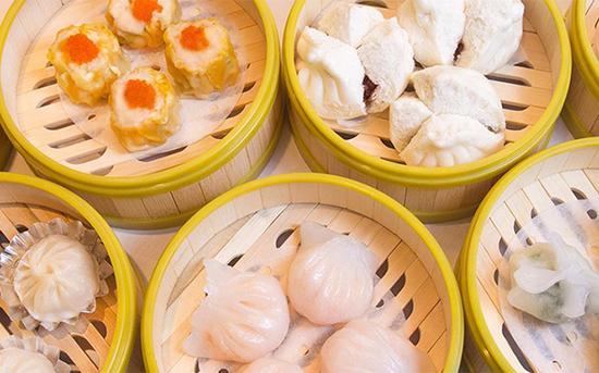 蝦餃、燒麥、叉燒和蛋撻，是早茶里不變的“四大天王”