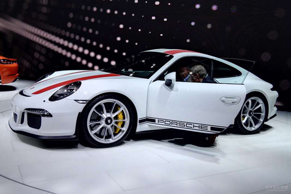 保時捷911 R 于日內瓦車展正式發布