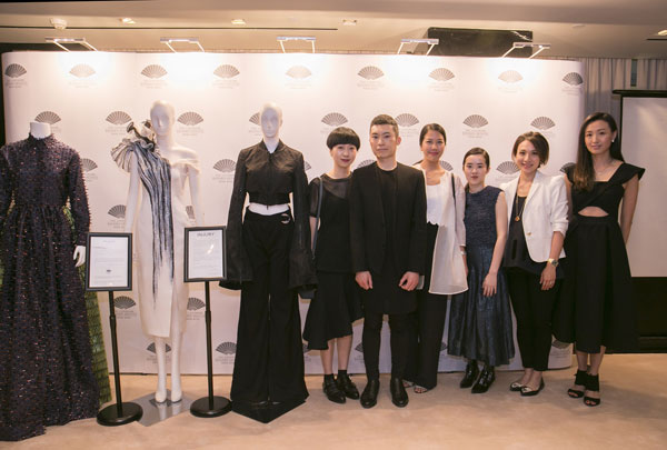 香港置地文華東方酒店呈獻(xiàn)時(shí)裝展覽及慈善拍賣