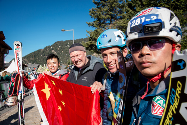 泰格豪雅攜手中國國家滑雪登山隊(duì)首次出征瑞士冰川巡邏滑雪登山賽