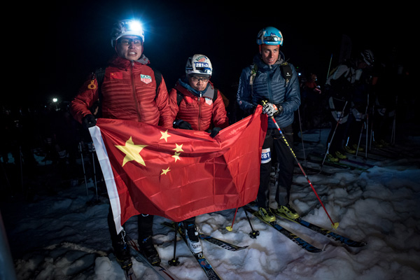 泰格豪雅攜手中國國家滑雪登山隊(duì)首次出征瑞士冰川巡邏滑雪登山賽
