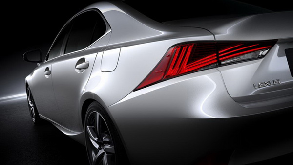 LEXUS IS亮相北京車展 全新外觀設(shè)計