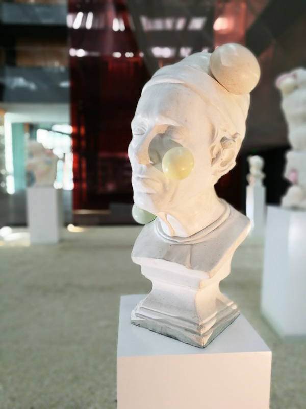 瑜舍再次攜手紅門畫廊展出兩件藝術作品