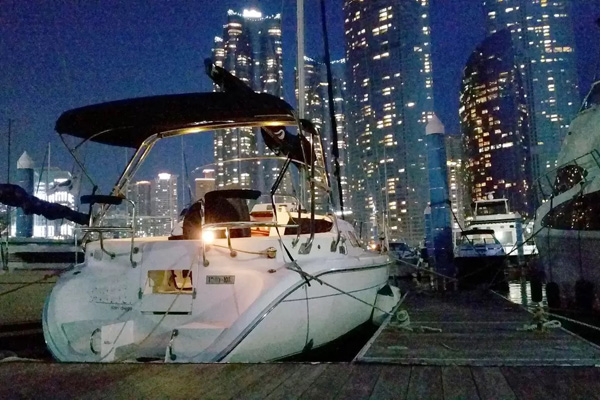 一座船屋，邀你開啟一段清涼的漂浮之旅