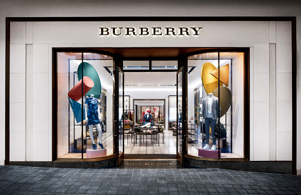Burberry 檀香山Ala Moana新店開(kāi)幕