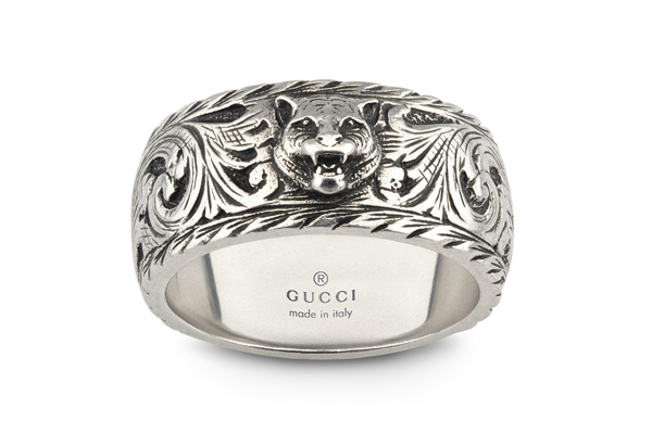 李宇春佩戴Gucci Garden銀飾獻(xiàn)唱上海理想音樂節(jié)