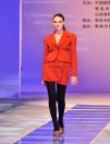 青島國際時(shí)裝周2011秋/冬流行趨勢(shì)發(fā)布 開幕時(shí)尚秀(組圖)