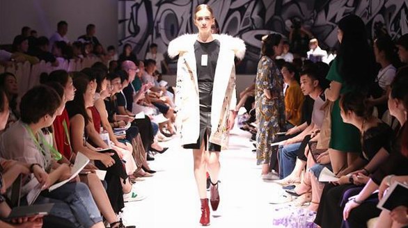 涂抹年輕向往揮灑街頭風潮——埃文2018新品發(fā)布