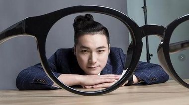 游走在古典與時(shí)尚之間，帶你走進(jìn)10年威古氏