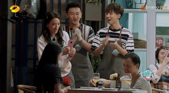 《中餐廳2》上演“求婚大作戰”，舒淇用美圖T9記錄浪漫時刻