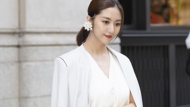 來自中國的“Vanessa Zhang時尚孵化器”品牌創始人， 真是美出天際