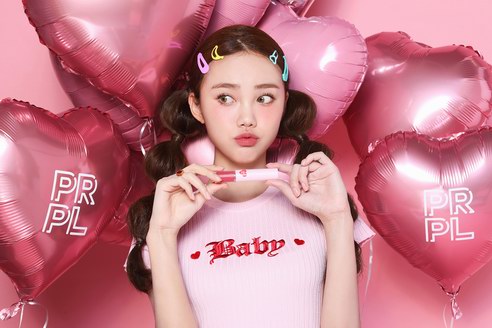 出演MBC無限挑戰的韓國氣象女主播種草的PRPL雙頭唇彩一度成為熱搜話題