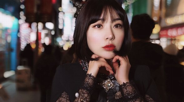 美女?dāng)z影師分享旅拍小技巧，夜景人像、建筑風(fēng)景美圖V7一機(jī)搞定！