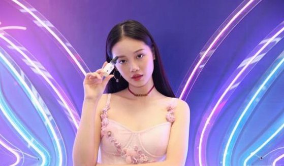 熒幕“初戀肌”秘訣 孫伊涵愛用的HomeFacialPro寡肽原液