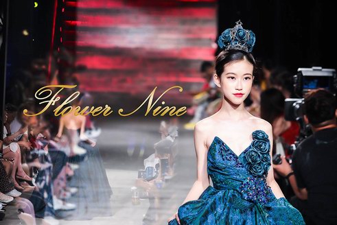 “錦瑟年華”林皓玥 閃耀亮相 FLOWER NINE 長城大秀新品發布會